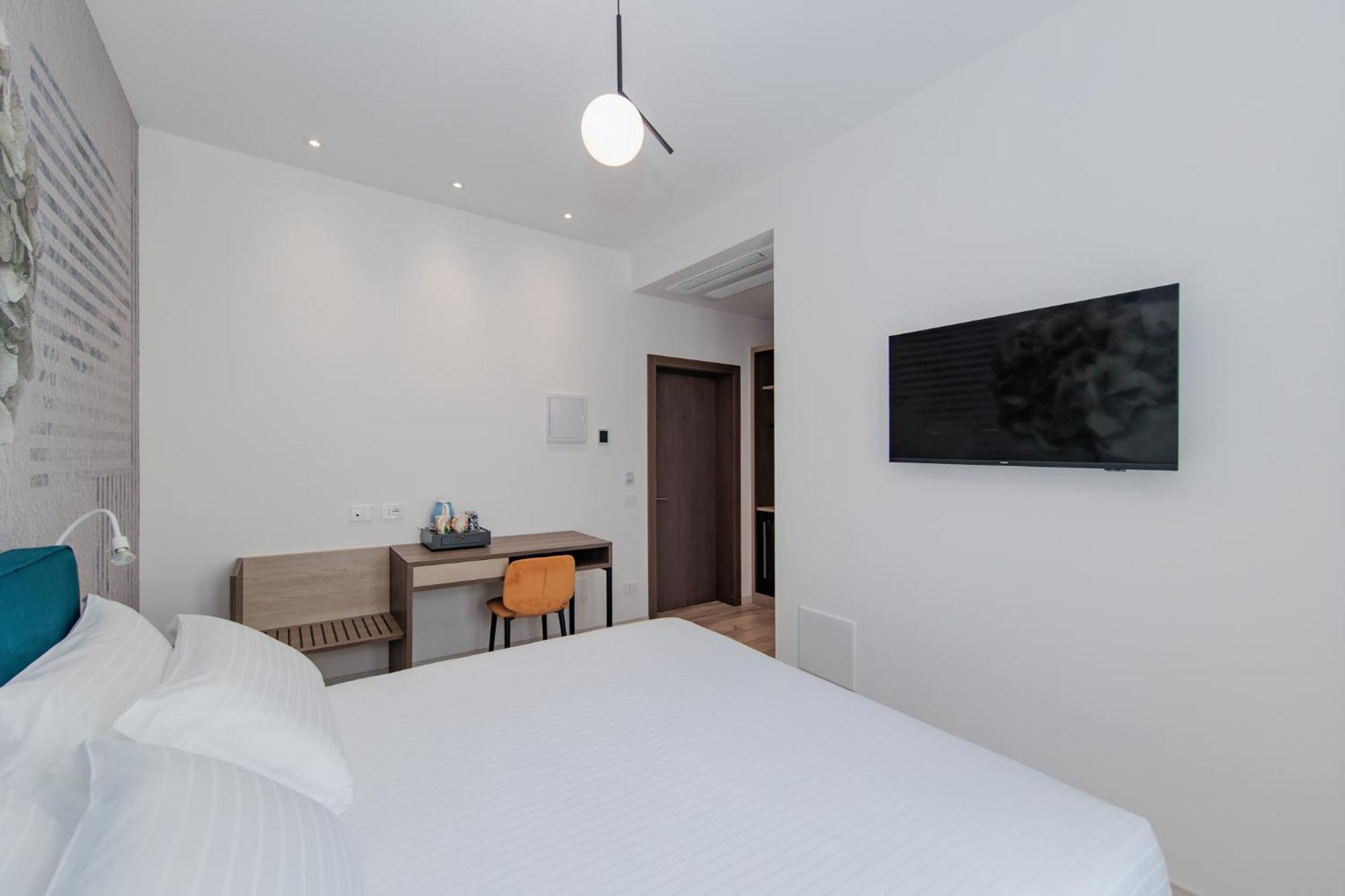 Ophelia Hotel Cazzago San Martino Exterior photo